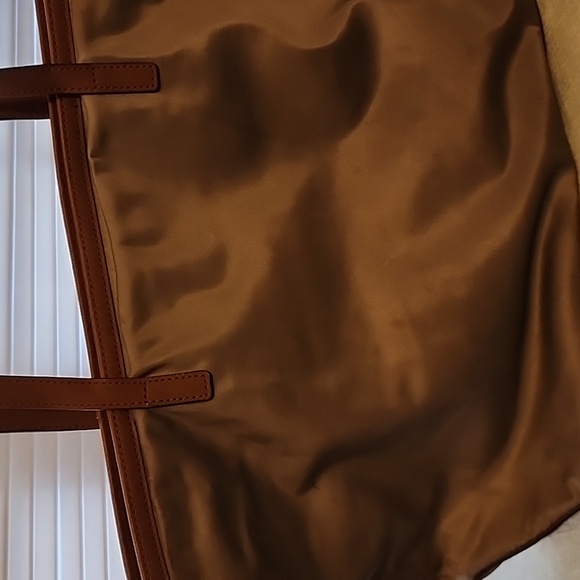 MICHAEL KORS HANDBAG - Picture 2 of 4